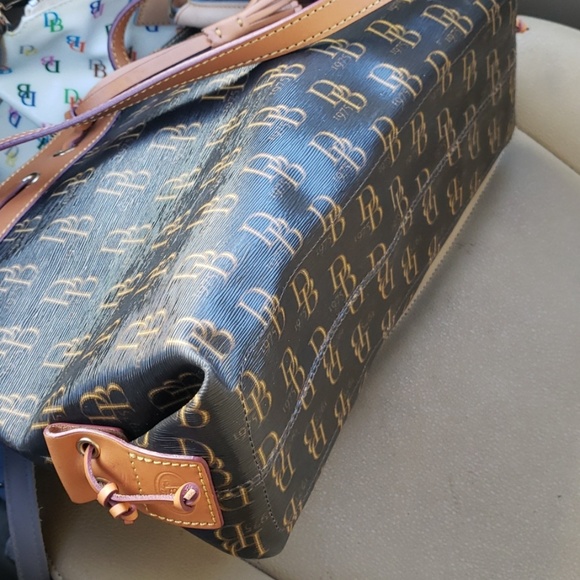 Dooney & Bourke handbag - Picture 5 of 8